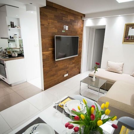 Ferienwohnung First Floor Flat (Adults Only) Laibach Exterior foto