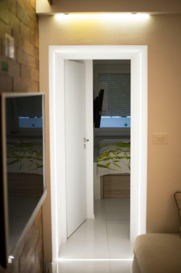 Ferienwohnung First Floor Flat (Adults Only) Laibach Exterior foto
